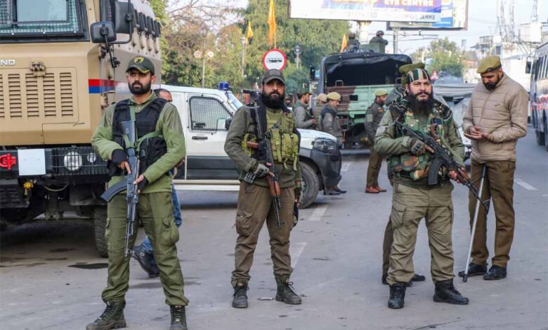 गणतंत्र दिवस से पहले हाई अलर्ट पर जम्मू-कश्मीर, चप्पे-चप्पे पर सुरक्षा बलों की कड़ी निगरानी