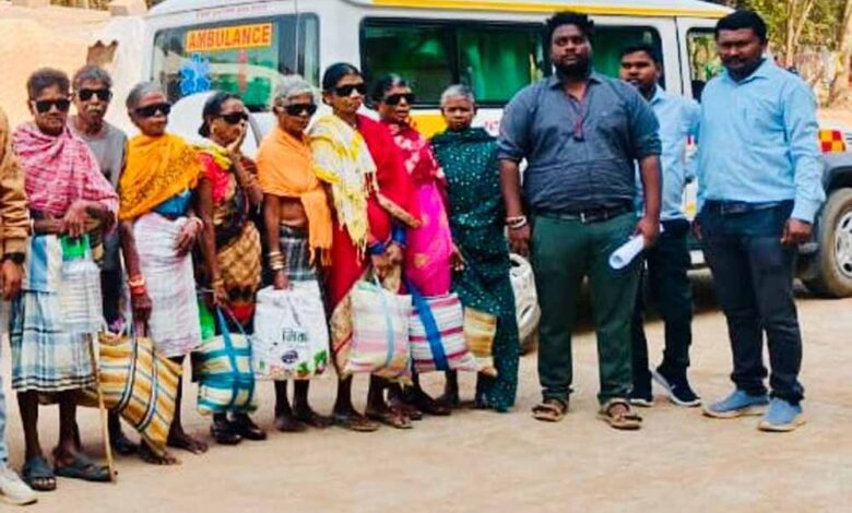 नक्सल-प्रभावित-अंदरूनी-इलाकों-में-रोशनी-की-वापसी,-किस्टाराम–मुकर्रम-के-मरीजों-को-मिली-नई-दृष्टि