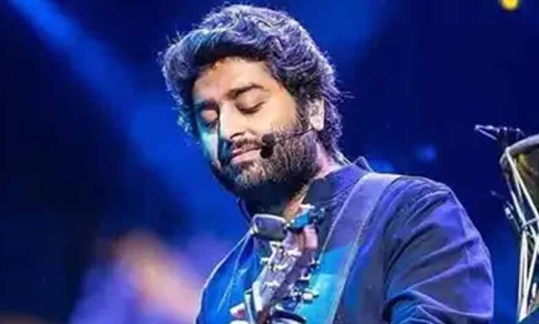 अरिजीत-सिंह-ने-प्लेबैक-सिंगिंग-छोड़ने-का-किया-दावा?-फैसले-से-हैरान-सेलेब्स,-फैंस-भावुक