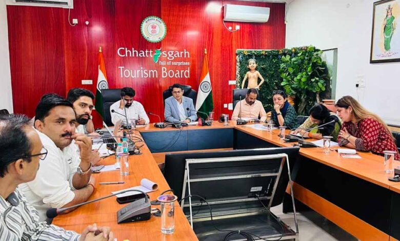 पर्यटन-रणनीति-पर-मंथन:-छत्तीसगढ़-टूरिज्म-बोर्ड-की-ऑनलाइन-बैठक,-अध्यक्षता-में-विवेक-आचार्य