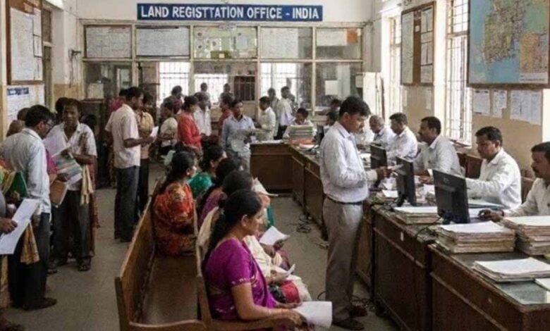 कानपुर:-रजिस्ट्री-कार्यालय-में-आयकर-टीम-की-रेड,-3500-करोड़-की-हेराफेरी-पकड़ी-गई