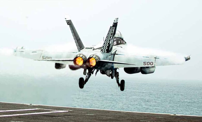 ईरान-की-ओर-बढ़-रहे-युद्धपोत,-‘वेनेजुएला-ऑपरेशन’-से-भी-बड़ा-प्लान?-ट्रंप-की-रणनीति-पर-सवाल