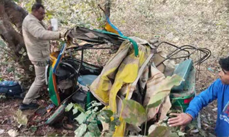 यूपी-में-भीषण-सड़क-हादसा:-100-की-रफ्तार-से-आ-रहे-ट्रक-ने-दो-ऑटो-को-मारी-टक्कर,-5-की-मौत