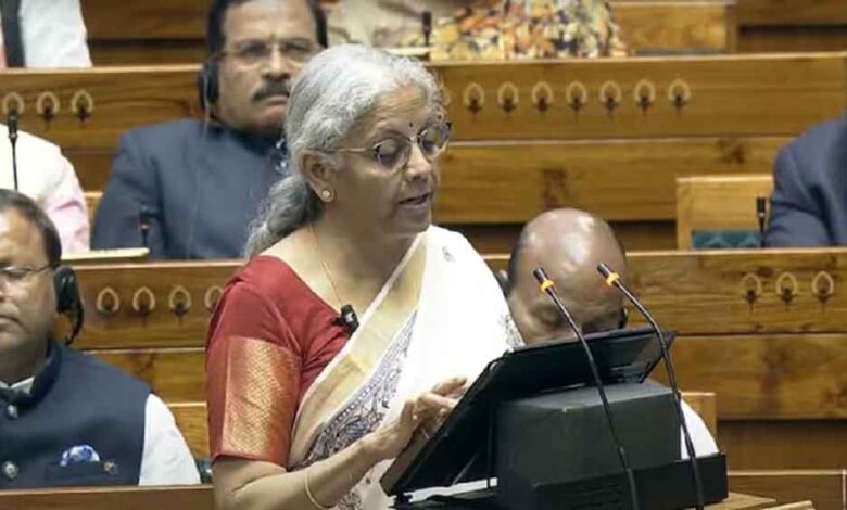 बजट-2026:-मिडिल-क्लास-और-टैक्सपेयर्स-के-लिए-बड़ी-राहत,-जानें-क्या-क्या-मिला