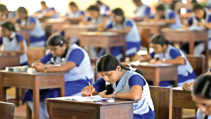 chhattisgarh-board-exam-2026:-20-फरवरी-से-शुरू-होंगे-इम्तिहान,-शिक्षकों-पर-लगाया-गया-‘एस्मा’