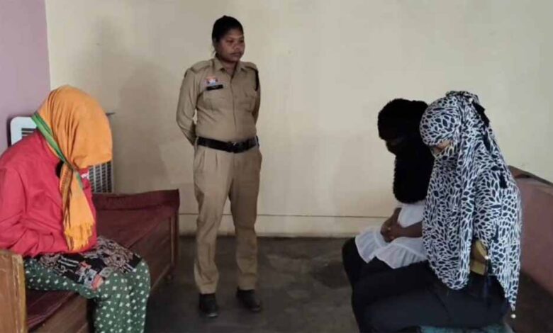 किराये-के-मकान-में-चल-रहा-था-देहव्यापार,-पुलिस-छापे-में-सेक्स-रैकेट-का-खुलासा