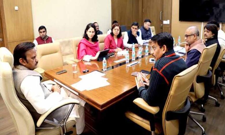 स्वास्थ्य-सेवाओं-के-सुदृढ़ीकरण,-योजनाओं-का-करें-प्रभावी,-पारदर्शी-एवं-समयबद्ध-क्रियान्वयन:-उप-मुख्यमंत्री-शुक्ल