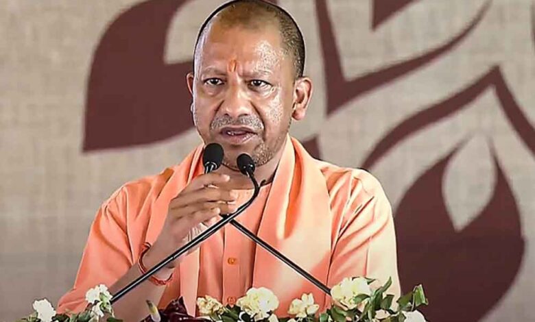 pda-नहीं,-परिवार-बचाने-में-लगी-है-सपा-:-सीएम-योगी-का-करारा-वार