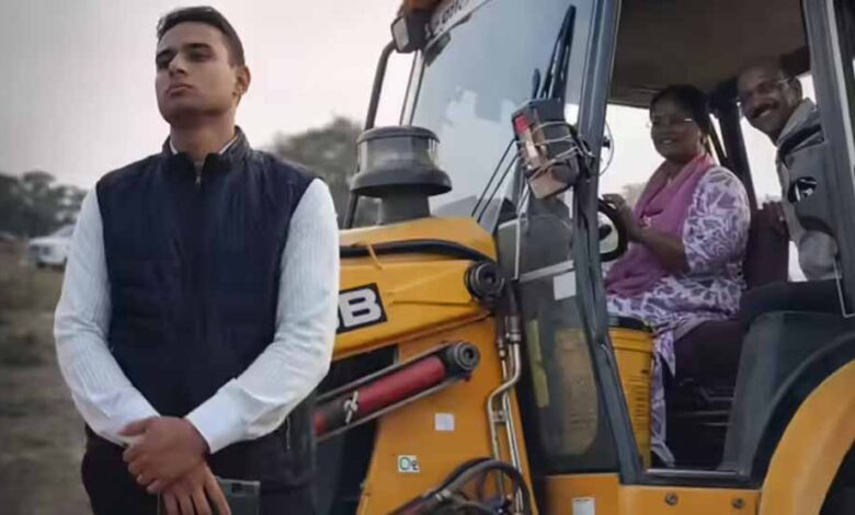 पांढुर्णा-में-अवैध-कॉलोनियों-पर-बुलडोजर-चला,-तहसीलदार-ने-ट्रैक्टर-चलाया-और-sdm-ने-खुद-ऑपरेट-की-जेसीबी