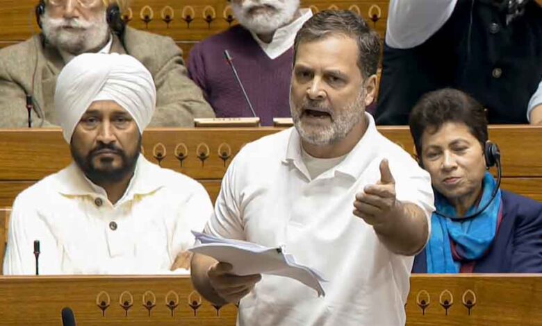 राहुल-गांधी-के-भाषण-पर-लोकसभा-में-बवाल,-स्पीकर-की-ओर-फेंके-गए-कागज