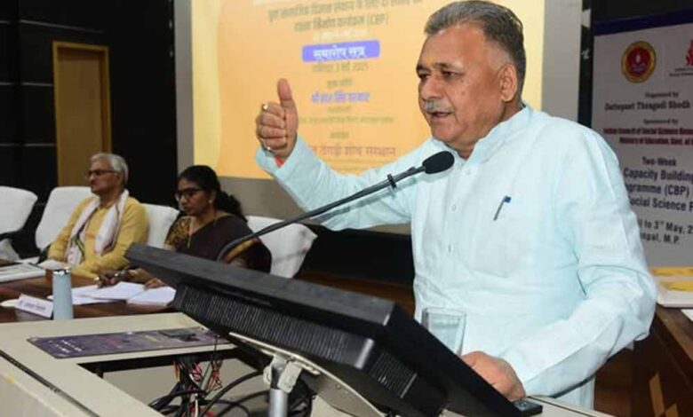 शोध-एवं-नवाचार-संबंधी-गतिविधियों-को-दिया-जाए-बढावा-:-उच्च-शिक्षा-मंत्री-परमार