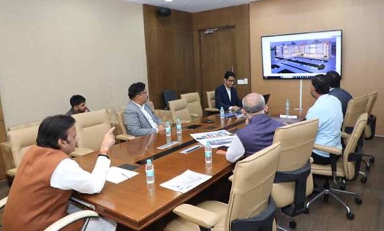 चिकित्सकीय-अधोसंरचनात्मक-विकास-में-स्टेट-ऑफ़-द-आर्ट-सुविधाओं-को-करें-शामिल:-उप-मुख्यमंत्री-शुक्ल