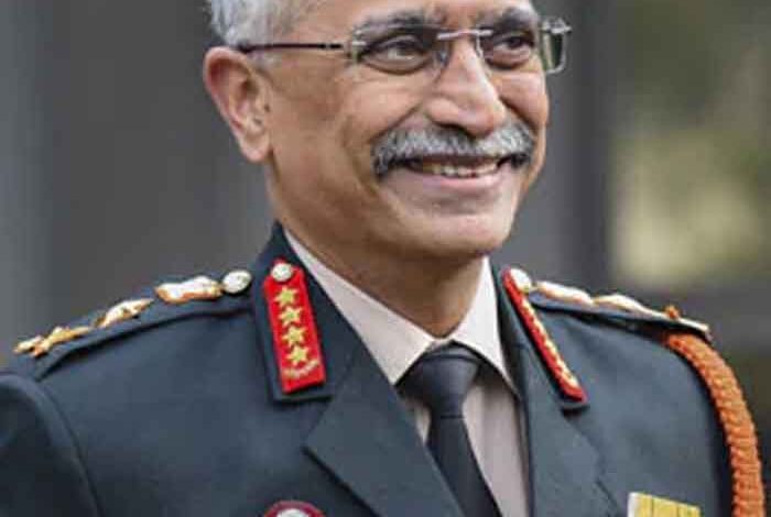 वर्दी-में-भी-राज-छुपते-हैं:-जम्मू-कश्मीर-के-पूर्व-dgp-ने-जनरल-नरवणे-को-दी-नसीहत