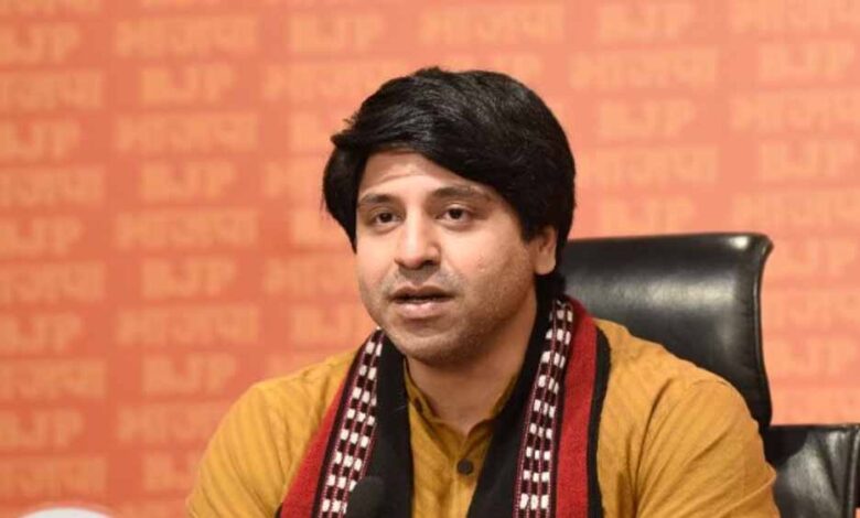 शहजाद-पूनावाला-का-खुलासा:-मेरी-मां-पर-जानबूझकर-कार-चढ़ाई-गई,-cctv-वीडियो-सामने-आया