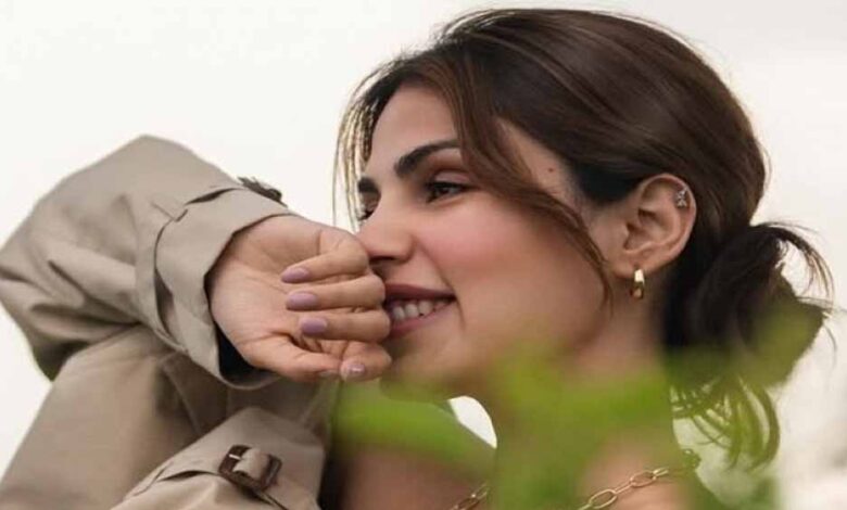 सुशांत-की-मौत-के-बाद-इंडस्ट्री-ने-बायकॉट-किया,-7-साल-बाद-रिया-चक्रवर्ती-ने-किया-धमाकेदार-कमबैक