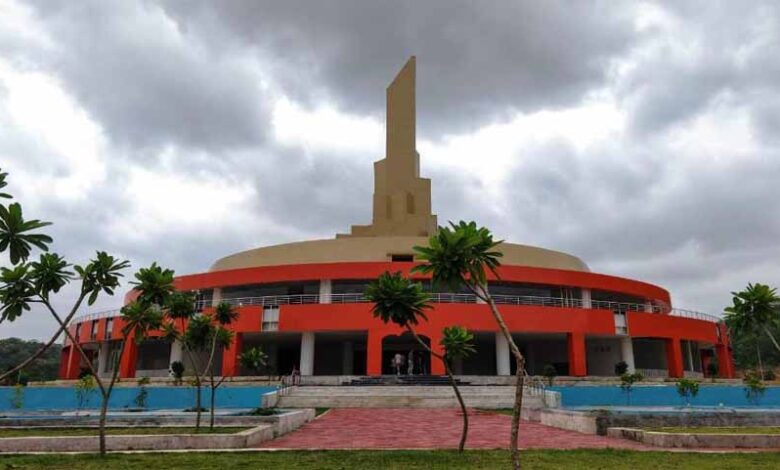 श्रद्धालुओं-के-लिए-9.5-एकड़-में-पर्यटक-सुविधा-केन्द्र-का-किया-गया-निर्माण