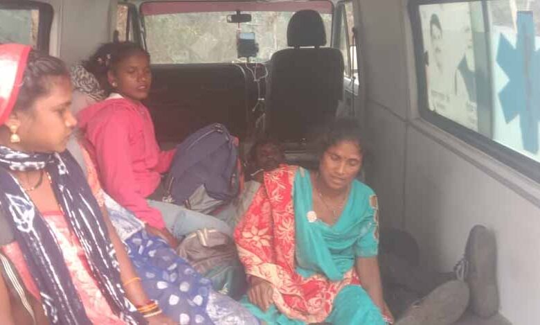 शारदा-घाट-अखड़ार-के-पास-हुआ-सड़क-हादसा