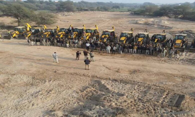 चंबल-में-रेत-माफियाओं-पर-तगड़ा-प्रहार,-2-दिन-में-नष्ट-की-गई-4-करोड़-से-अधिक-की-अवैध-रेत,-मुरैना-में-कार्रवाई