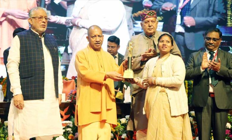 किसानों-को-अब-5-मिनट-में-ई-केसीसी-से-ऋण:-सीएम-योगी