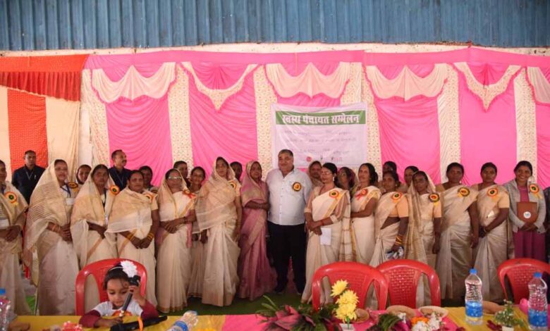 रामगढ़ में मितानिनों द्वारा आयोजित स्वास्थ्य पंचायत सम्मेलन में शामिल हुए पर्यटन एवं संस्कृति मंत्री  राजेश अग्रवाल