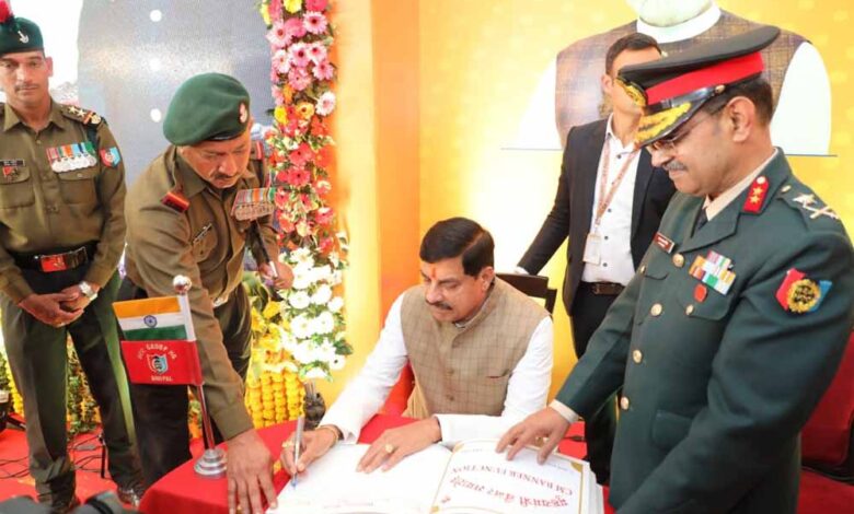 मुख्यमंत्री बैनर युवाओं में देशभक्ति और नेतृत्व गुणों के विकास में सहायक : मुख्यमंत्री डॉ. यादव