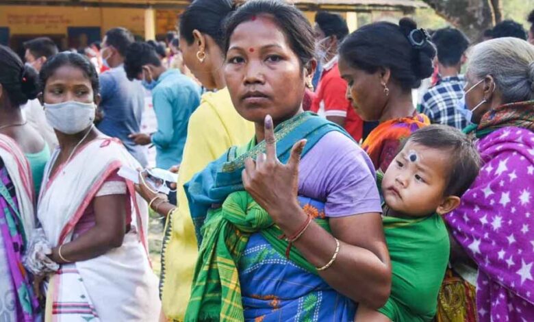 2.42-करोड़-महिला-वोटर-पर-तृणमूल-कांग्रेस-की-नजर,-लक्खी-भंडार-का-अनुदान-बढ़ाया