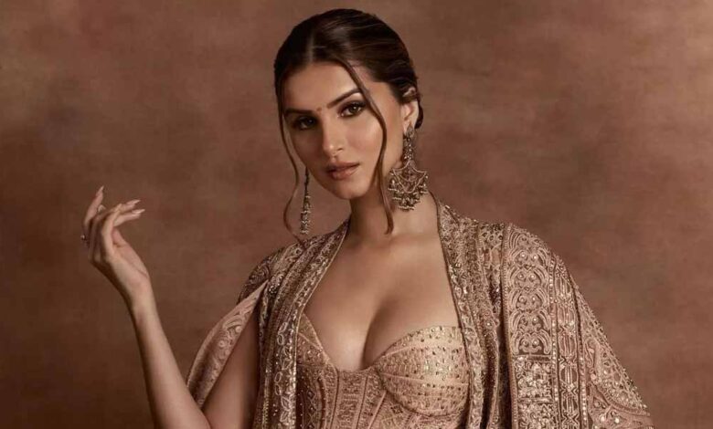 वीर-पहाड़िया-से-ब्रेकअप-के-बाद-तारा-सुतारिया-हुई-टूट-गई