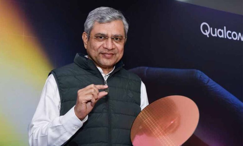 दो-उंगलियों-के-बीच-2nm-चिप:-क्या-अश्विनी-वैष्णव-की-यह-उपलब्धि-बदल-देगी-भारत-का-तकनीकी-भविष्य?