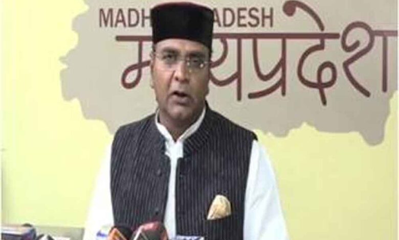 आध्यात्म-के-साथ-सेवा-ही-सनातन-दर्शन-–-मंत्री-विश्वास-कैलाश-सारंग