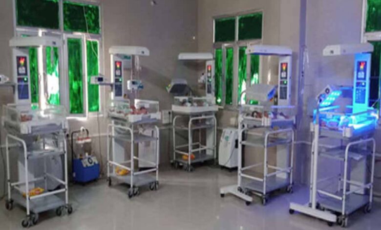 कानपुर-में-नवजात-की-दर्दनाक-मौत:-वार्मर-मशीन-में-भूलकर-छोड़-दिया,-डॉक्टर-फरार