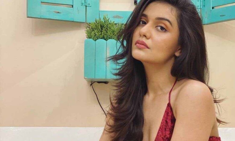 क्या-दो-साल-बाद-खतरे-में-है-दिव्या-अग्रवाल-की-शादी?-बिजनेसमैन-पति-संग-नहीं-रहतीं