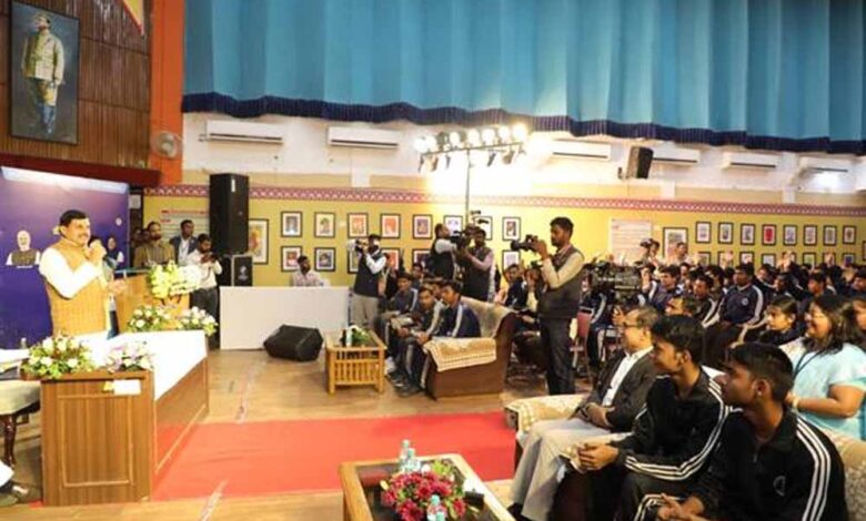 परीक्षा-की-तैयारी-मेहनत-से-करें,-तनाव-लेकर-नहीं-:-मुख्यमंत्री-डॉ.-यादव