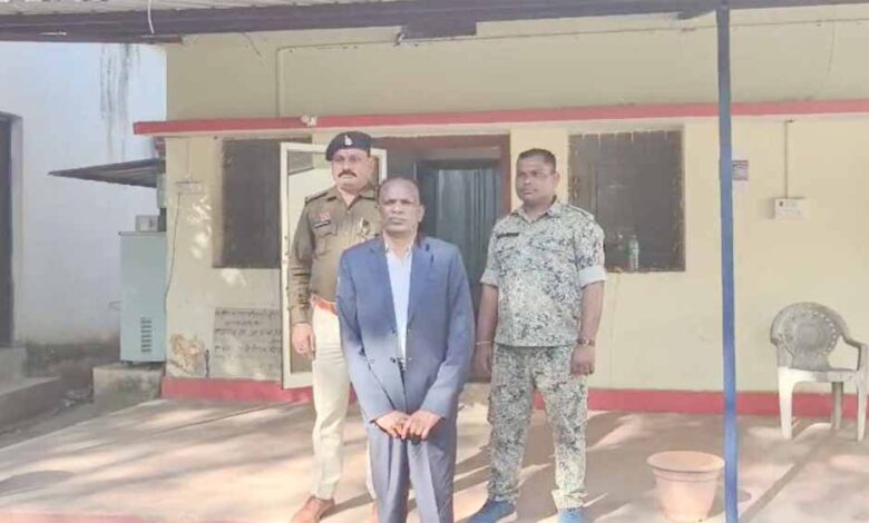 लाखों-की-हेराफेरी-मामले-में-तत्कालीन-जनपद-ceo-गिरफ्तार,-मचा-हड़कंप