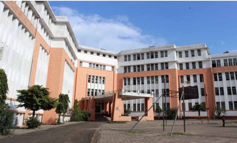 एमबीबीएस छात्रा की संदिग्ध हालात में मौत, बाथरूम में मिला शव और पास में एसिड की बोतल