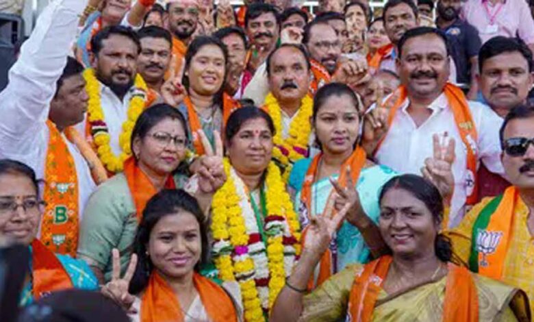 मेयर-चुनाव-में-सियासी-उलटफेर:-शिवसेना-ubt-के-समर्थन-से-भाजपा-को-मिली-कुर्सी,-कांग्रेस-रह-गई-पीछे