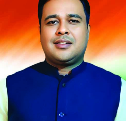 गौरव-की-अगुवाई-में-सैकड़ों-कार्यकर्ता-दिल्ली-रवाना