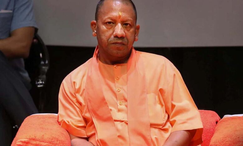 योगी-सरकार-का-श्रमिकों-पर-बड़ा-फोकस,-उत्तर-प्रदेश-रोजगार-मिशन-समिति-के-गठन-हेतु-200-करोड़-रुपये-का-प्रावधान