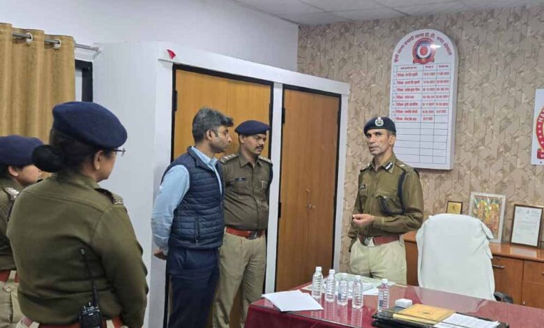 पुलिस-आयुक्त-संजय-कुमार-ने-किया-टीटी-नगर-थाने-का-औचक-निरीक्षण