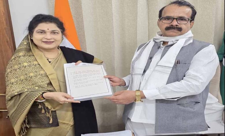 केंद्रीय-राज्यमंत्री-कुरियन-से-राज्यमंत्री-कृष्णा-गौर-ने-की-भेंट