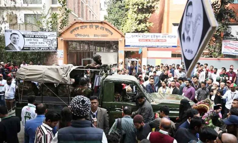 बांग्लादेश-में-वोटिंग-खत्म,-कई-बूथों-पर-बवाल,-महिला-एजेंट्स-से-बदसलूकी-के-आरोप