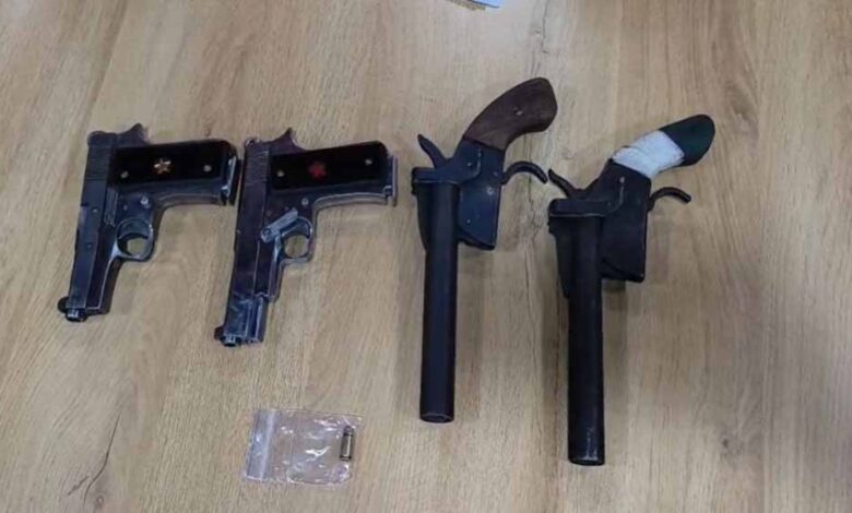 cg-पुलिस-का-बड़ा-एक्शन:-हथियार-लहराकर-दहशत-फैलाने-वाले-7-आरोपी-गिरफ्तार,-पिस्टल-व-देशी-कट्टे-जब्त