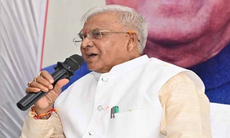 सेवा,-समर्पण-और-संकल्प-के-साथ-करें-कार्य-:-राज्यपाल-पटेल