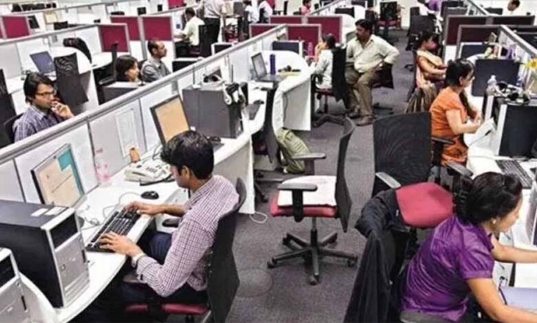 आउटसोर्स-कर्मचारियों-के-लिए-राहत:-समान-वेतन,-epf-और-esi-जल्द-लागू,-जानें-तारीख