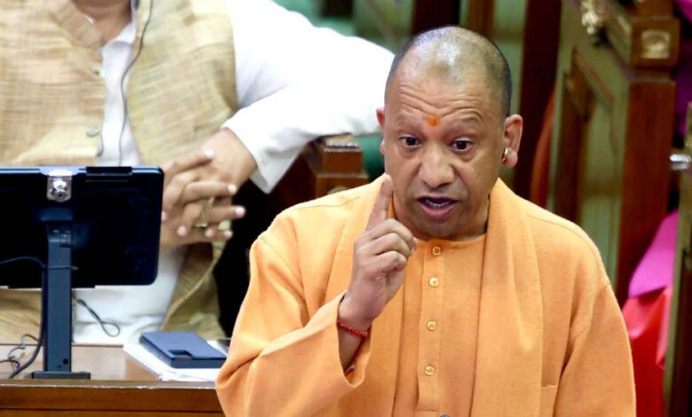 उत्तर-प्रदेश-ने-तय-की-है-अपराध-व-अव्यवस्था-से-अनुशासन-और-कर्फ्यू-से-कानून-के-राज-की-यात्राः-मुख्यमंत्री-योगी-आदित्यनाथ