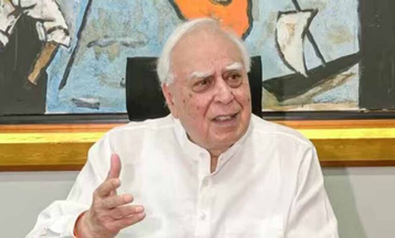 एपस्टीन-फाइल्स-को-लेकर-भाजपा-ने-कपिल-सिब्बल-को-घेरा,-राहुल-गांधी-से-मांगा-जवाब