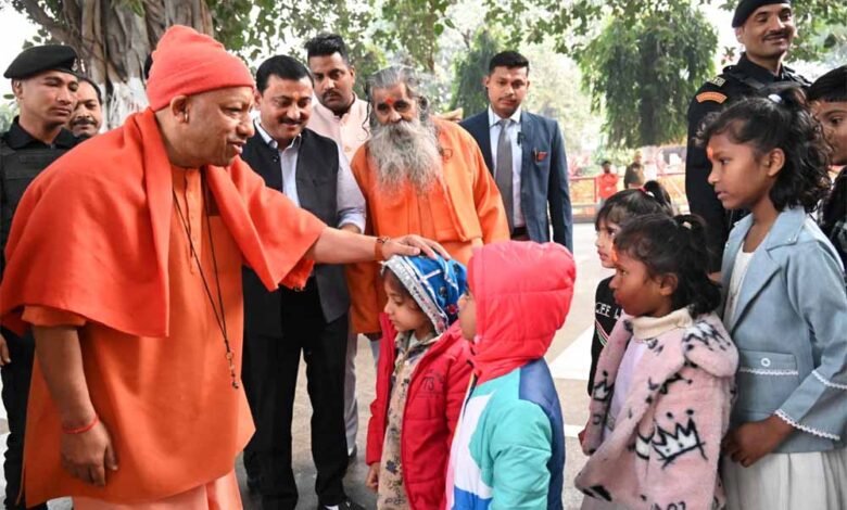 आनुष्ठानिक-व्यस्तता-में-भी-मुख्यमंत्री-ने-जारी-रखा-जनसेवा-अनुष्ठान