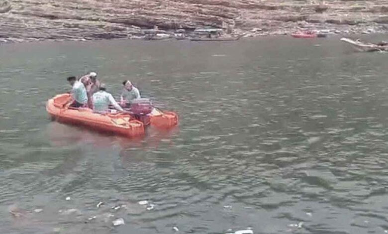 महाशिवरात्रि-पर-हादसा:-नर्मदा-में-डूबा-15-साल-का-ओम,-तलाश-में-जुटी-रेस्क्यू-टीम