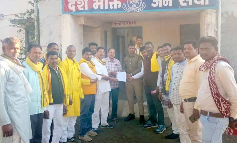 गोंडवाना-गणतंत्र-पार्टी-ने-करनपठार-थाने-में-सौंपा-ज्ञापन