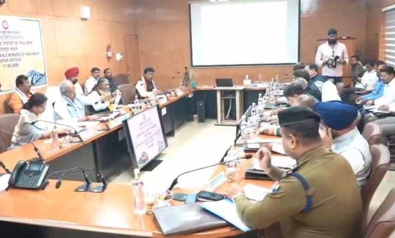 दपूमरे-जीएम-तरुण-प्रकाश-के-साथ-सांसदों-की-बैठक,-रायपुर–दुर्ग-स्टेशन-री-डेवलपमेंट-की-धीमी-रफ्तार-पर-चिंता