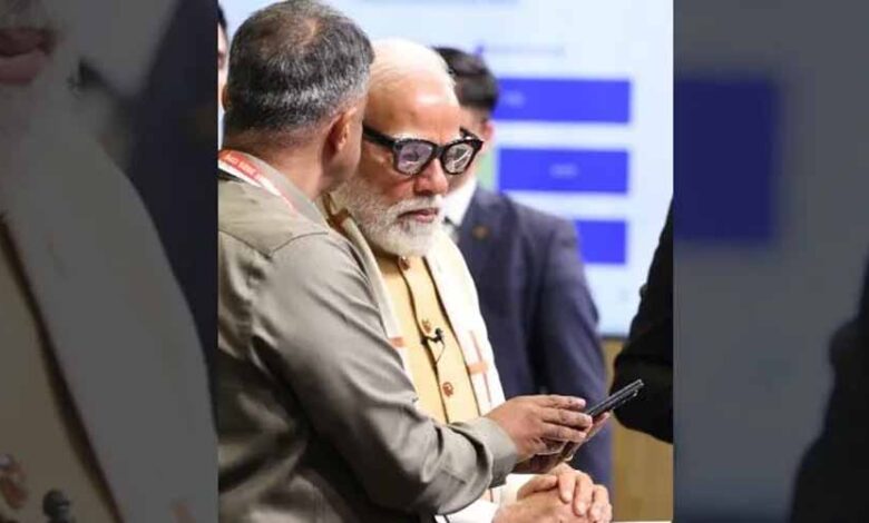 पीएम-मोदी-के-स्वदेशी-ai-ग्लास-‘sarvam-kaze’,-एआई-रेस-में-भारत-की-बड़ी-छलांग
